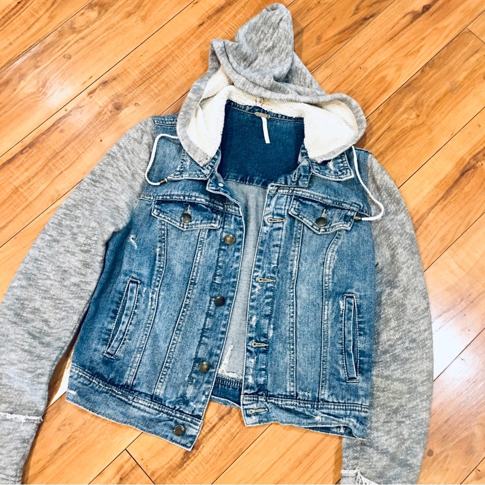 Free People blue Denim Jacket Gray sweatshirt Hoodie preppy casual small